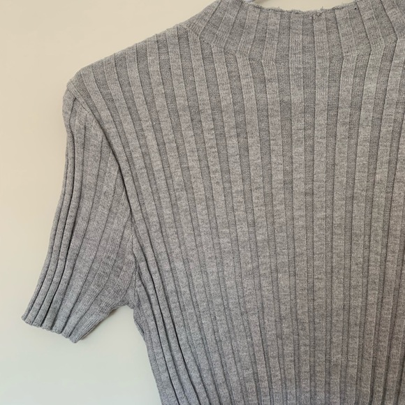 Forever 21 Size Large Ribbed Top - Picture 2 of 3